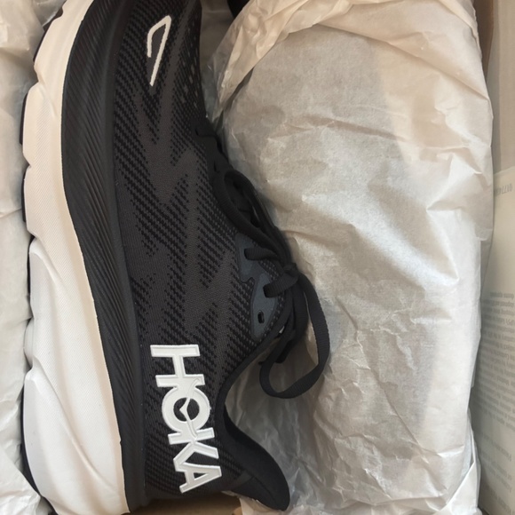HOKA Clifton 9 women’s size 8.5B Running Shoes - Picture 3 of 6